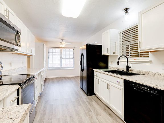 4th image of 407 Idlewild Dr