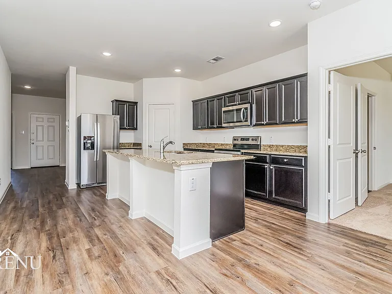 692 Wellington Dr — Photo 28