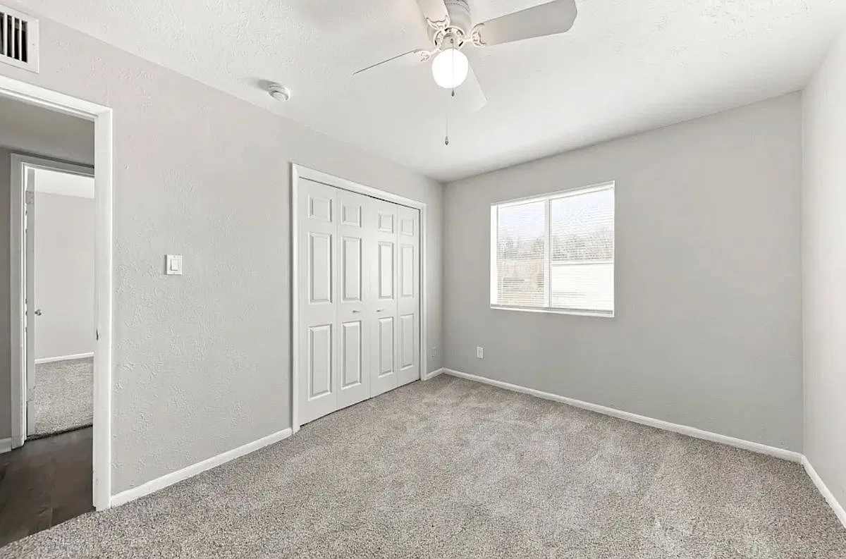3 bed, 2.5 bath, 2505 sqft, $1,500 — Photo 4