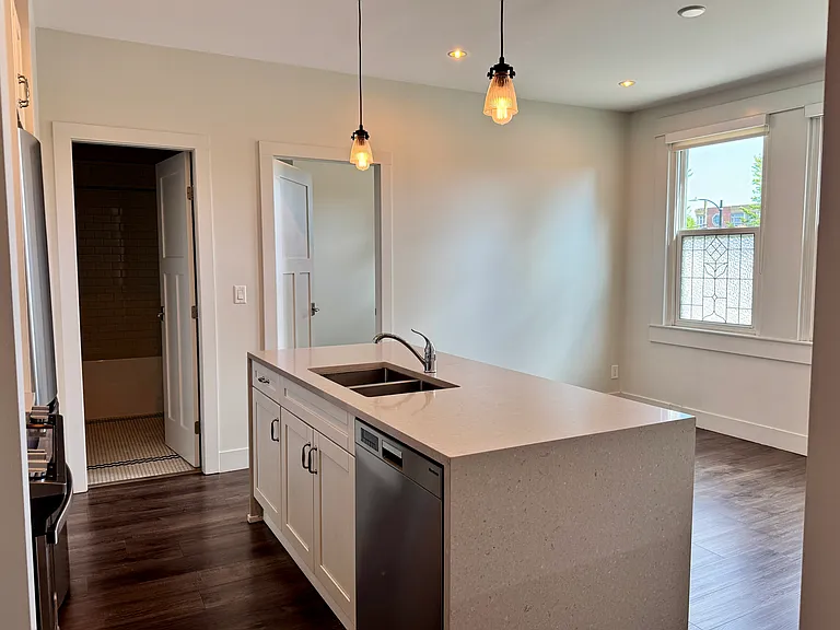 166 E 11th Ave #8 — Photo 14