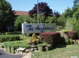 217 Mariners Way, Copiague, NY 11726