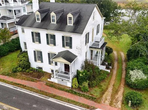 351 S Church St, Smithfield, VA 23430