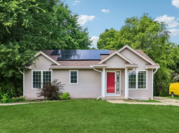 1220 E 38th St, Des Moines, IA 50317
