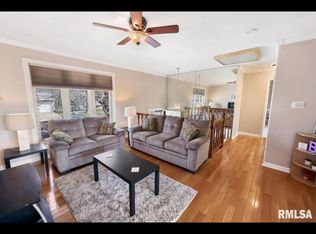 6313 N Devonshire Dr, Peoria, IL