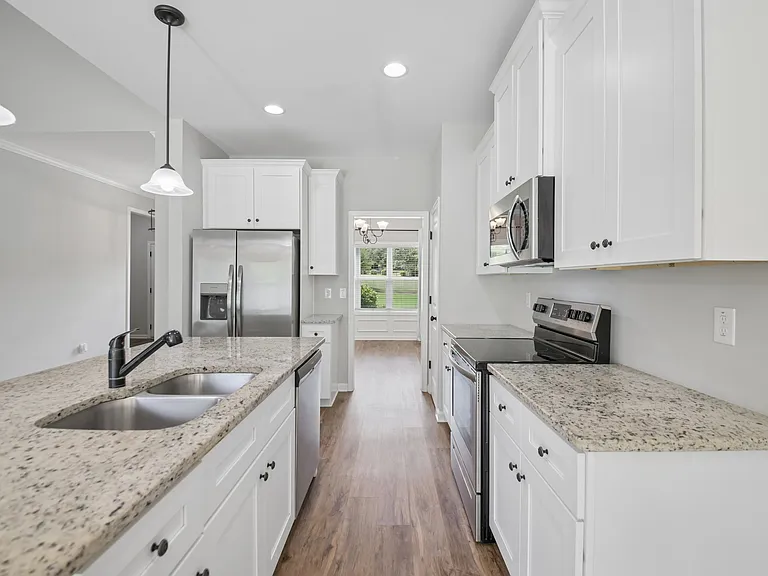 1121 Birchwood Dr — Photo 10