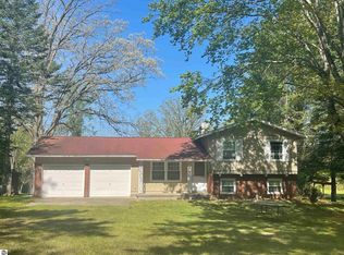 1860 S Jackson Ave, Harrison, MI 48625