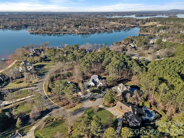 107 Waterhouse Ct, Mooresville, NC 28117