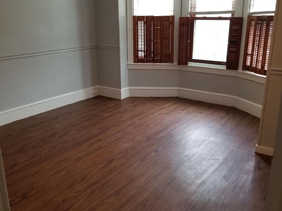 2nd image of 1050 Madison Ave