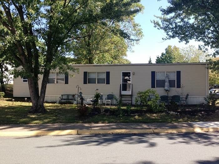 1st image of 100 Dumfries Dr