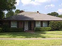1st image of 401 Riverwood Dr