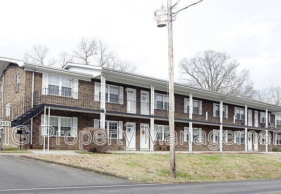 2nd image of 2523 Cedar Ln APT 1