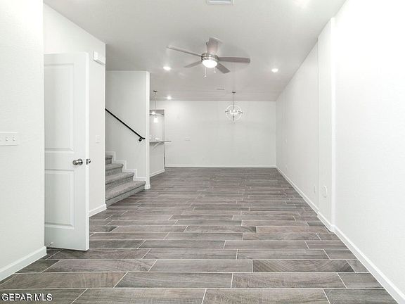 2nd image of 1060 Hoppas Ct #D