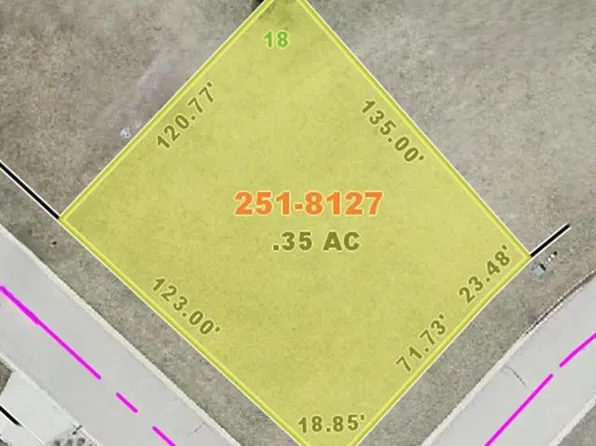 Woodside Cir #18, Marinette, WI 54143