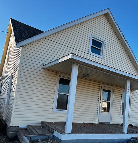 101 Maple St Photo 1