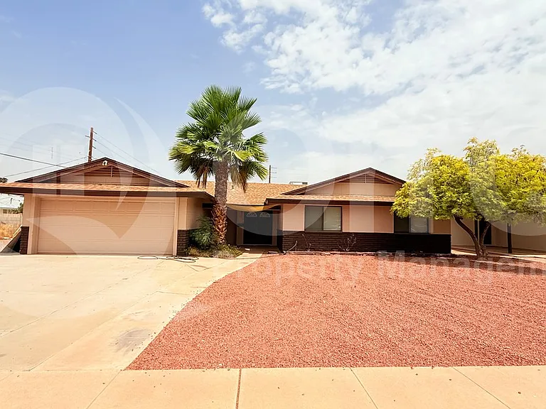2715 S Rita Ln — Photo 1