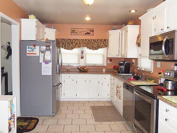 4th image of 257 Putnam Ln