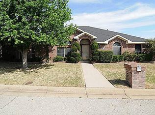 417 Deauville Dr, Fort Worth, TX 76108