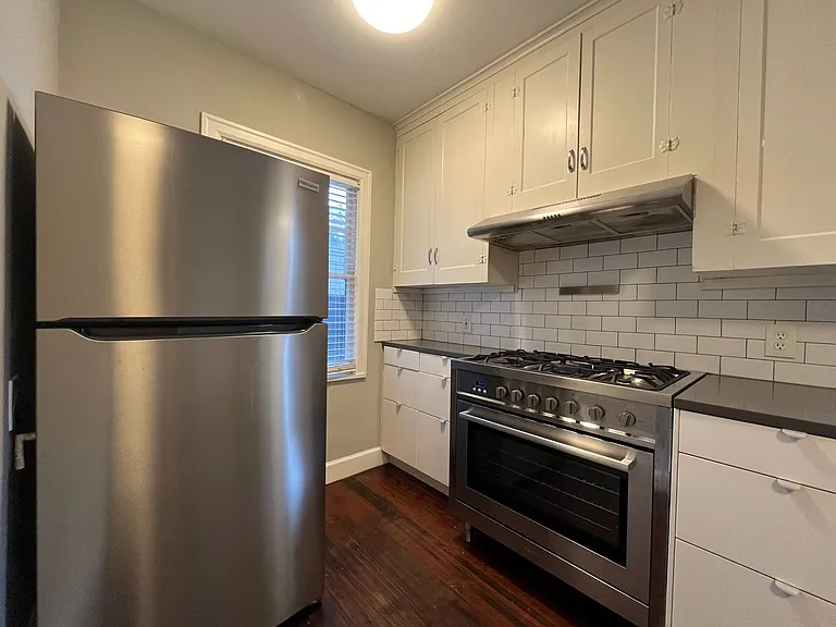 1723 NE 60th Ave — Photo 8