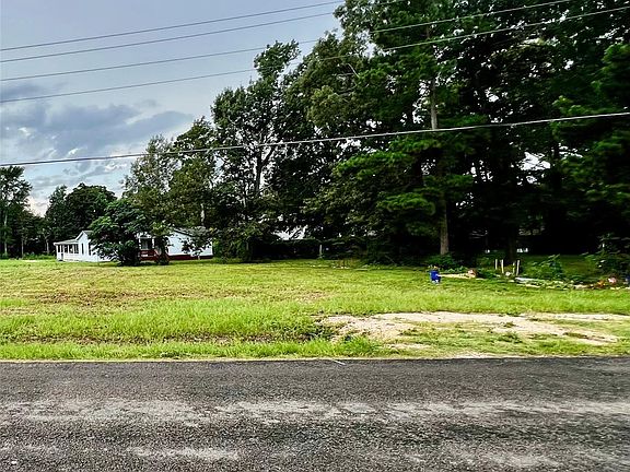 2nd image of 689 Indian Hill Blvd