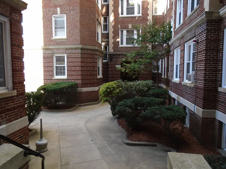 Craigie Cir — Photo 6