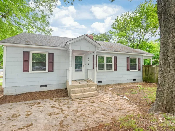 104 Willetta Dr, Charlotte, NC 28217