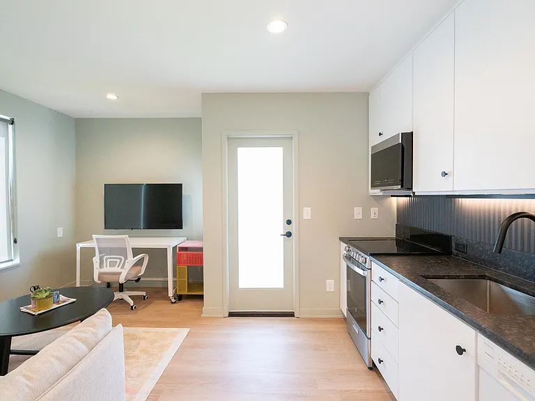 901 E Edenton St #1 — Photo 17