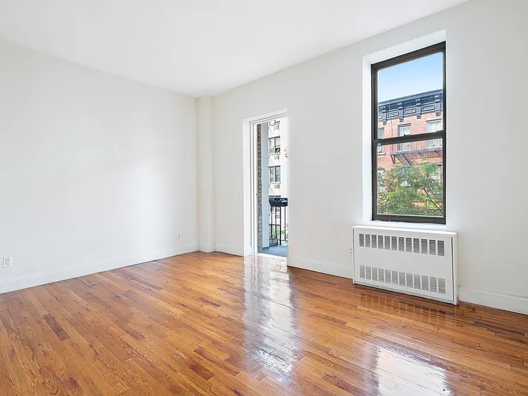 226 E 25th St #4D — Photo 5