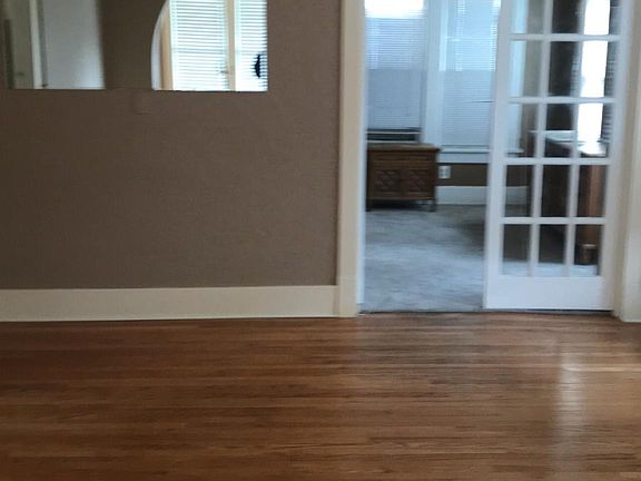4th image of 825 N 48th St #1