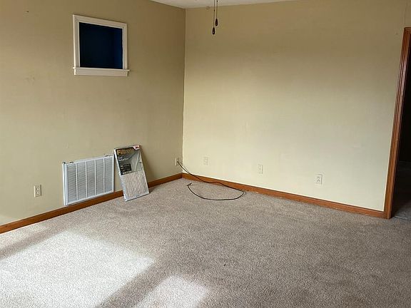 3rd image of 205 E Claflin Ave