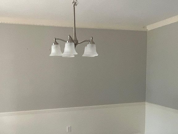 3rd image of 4947 Woodland Forrest Dr