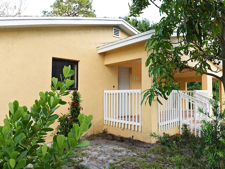NW 7th Ter — Photo 14