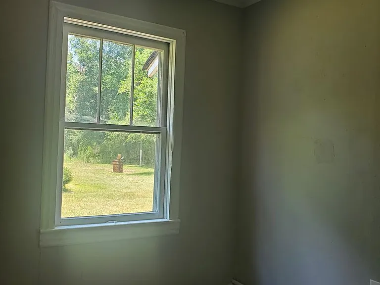 310 Savannah Ave — Photo 4
