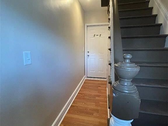 5th image of 29 Fort Putnam St #1