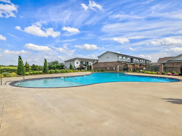 Sycamore Heights Townhome — Photo 26