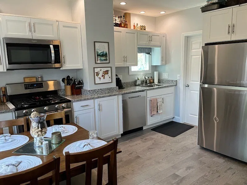 1 bed, 1.0 bath, 700 sqft, $2,000 — Photo 3