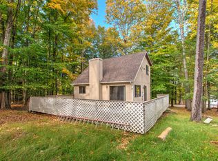 1075 Sunny Slope Dr, Lake Ariel, PA 18436