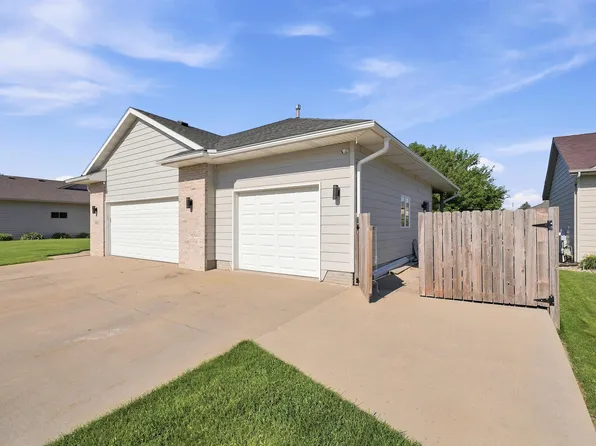 1613 S Purdue Ave, Sioux Falls, SD 57106
