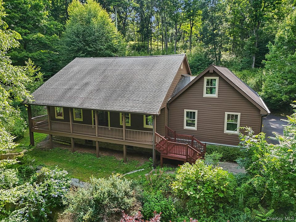 1st image of 39 Miller Hill Woods Court
