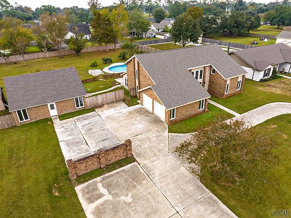 4th image of 335 Percy Brown Rd