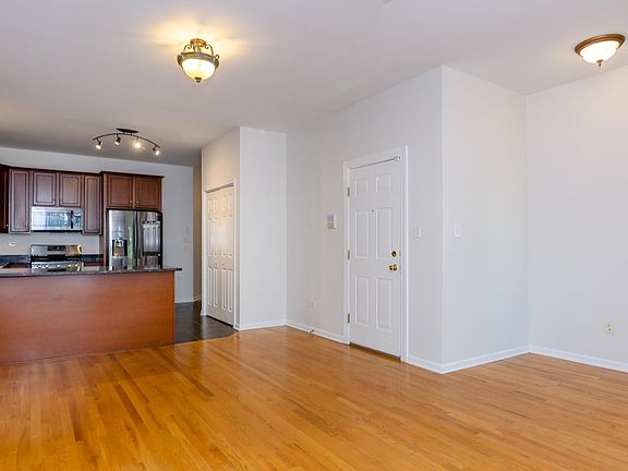5th image of 4741 S Langley Ave APT 2N
