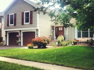 919 Lewis Rd, Geneva, IL 60134