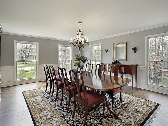 5th image of 2320 Iroquois Dr