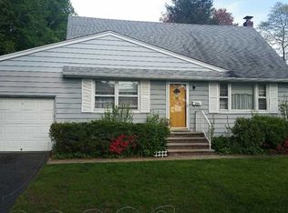 233 Woods Ave, Bergenfield, NJ 07621