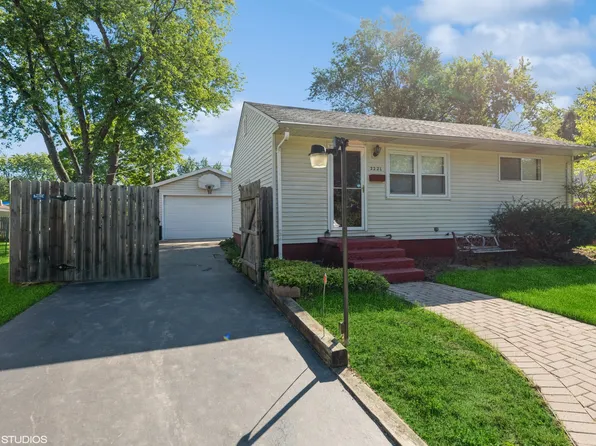 2221 N Northern Ave, Waukegan, IL 60087