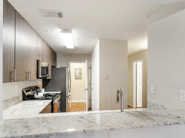 Bridgewater Apartment Homes — Photo 8
