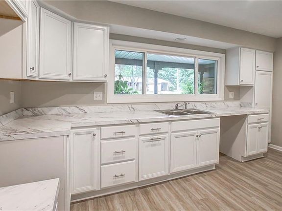 2nd image of 6011 Rockport Ln