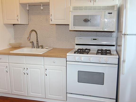 5th image of 506 E Wildey St