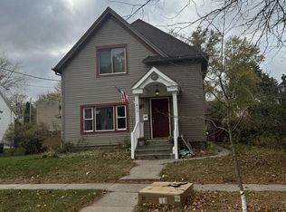 433 Edward St, Burlington, WI 53105