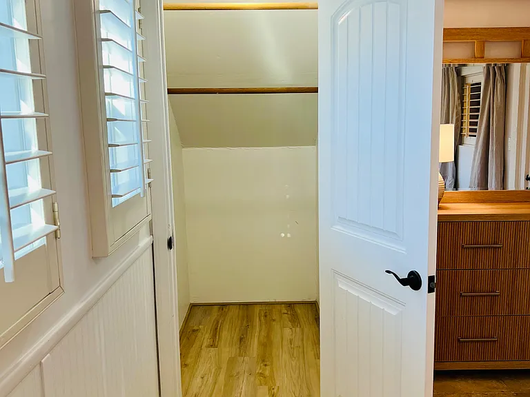 Guest room walk-in closet