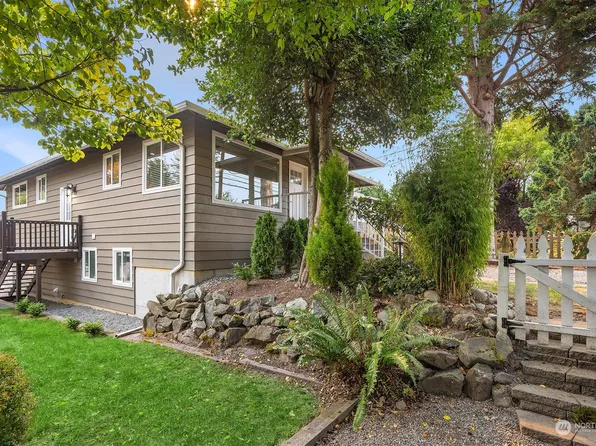 24718 Marine View Drive S, Des Moines, WA 98198